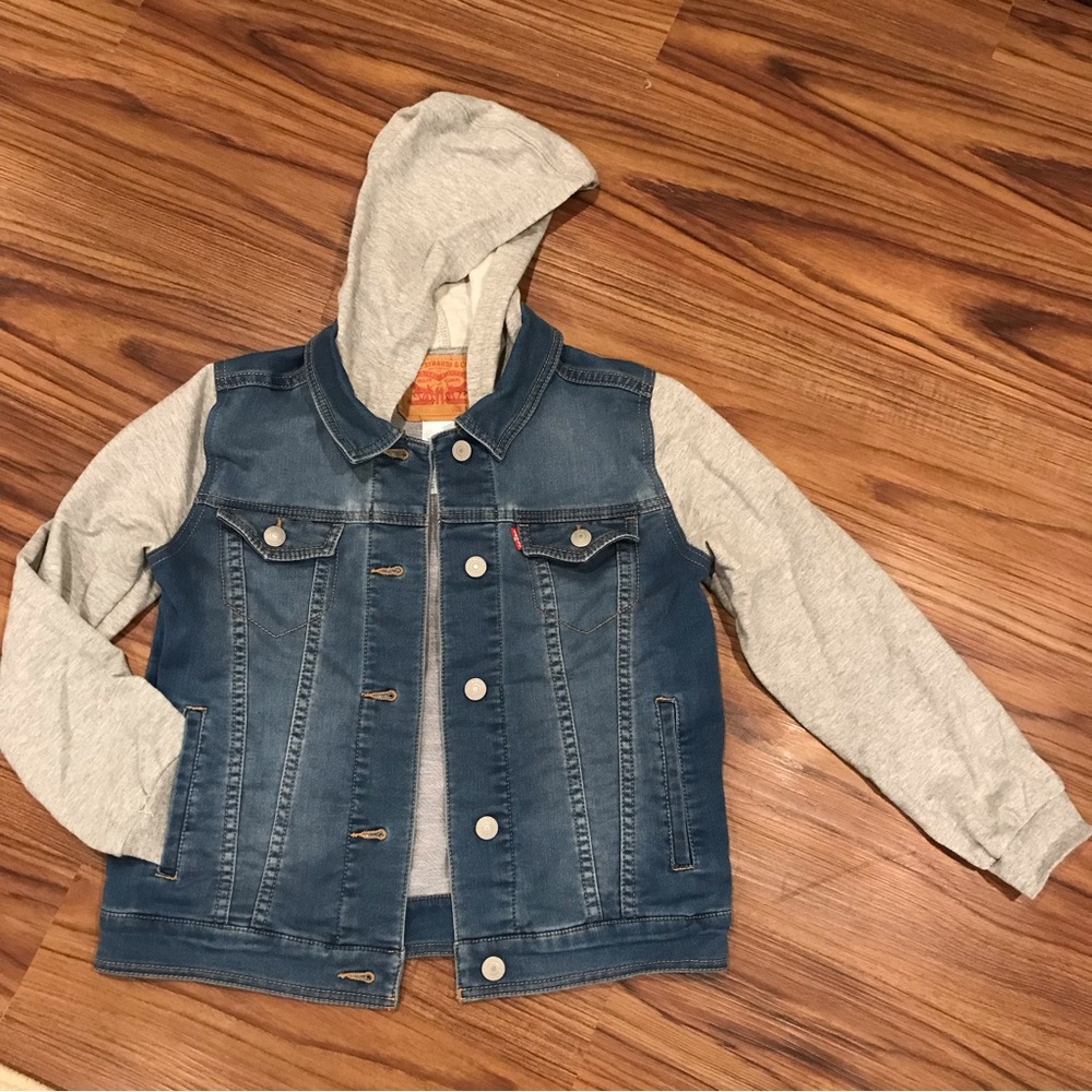 Kids Levi’s hooded jean jacket Sz S 8-10 yrs.